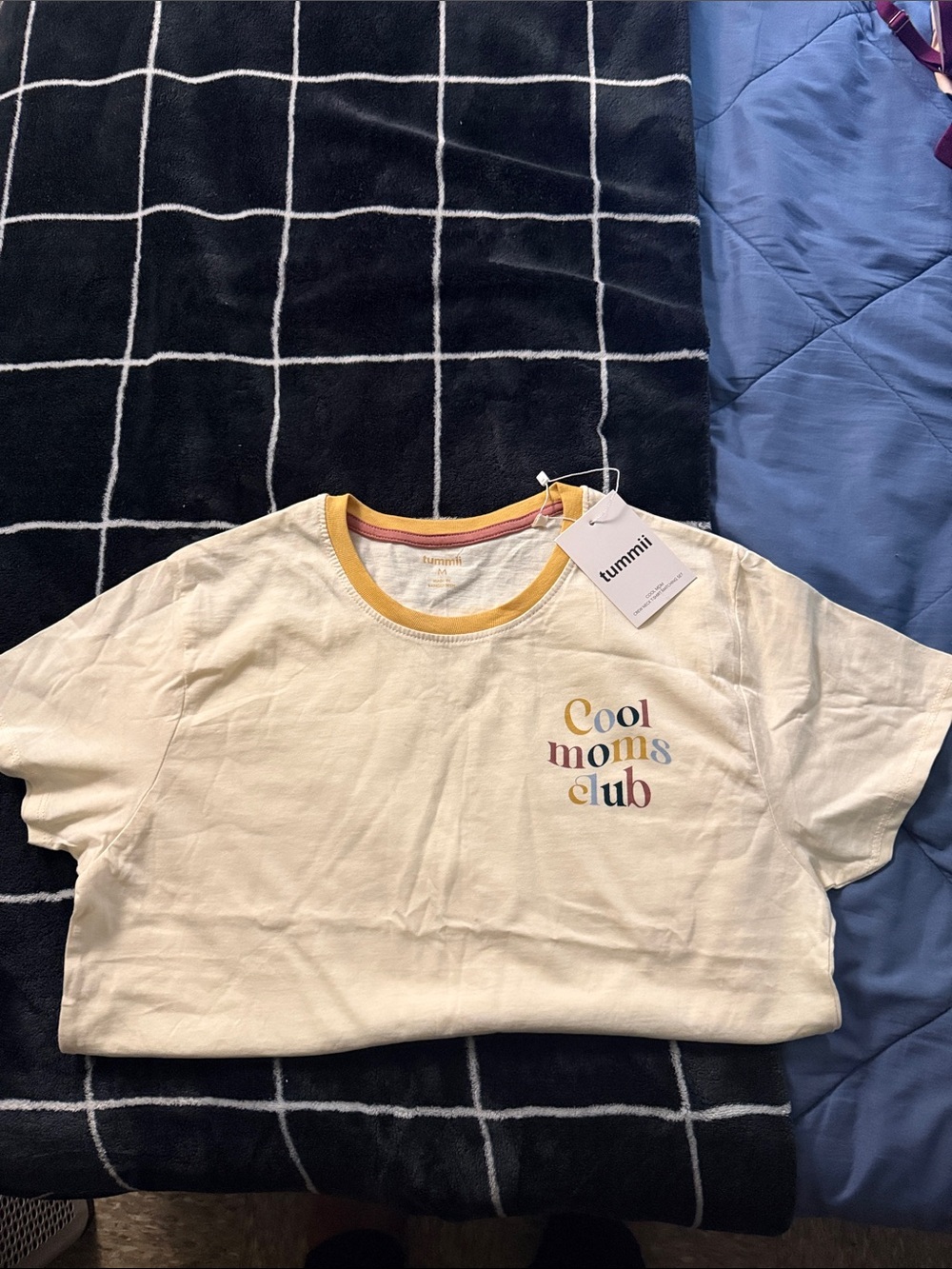 Tumi Cream Short Sleeve 'Cool Moms Club' Tee with Yellow Trim
